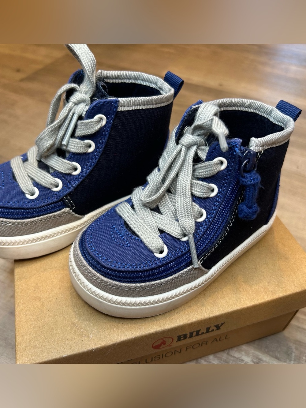 Billy Footwear Haring Adaptive High-Top Shoes - Navy Colorblock - Size 6c Little